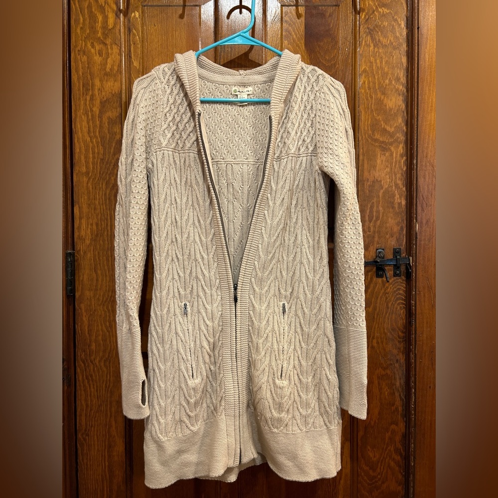 Women’s Akini Long Zip Sweater with Hood